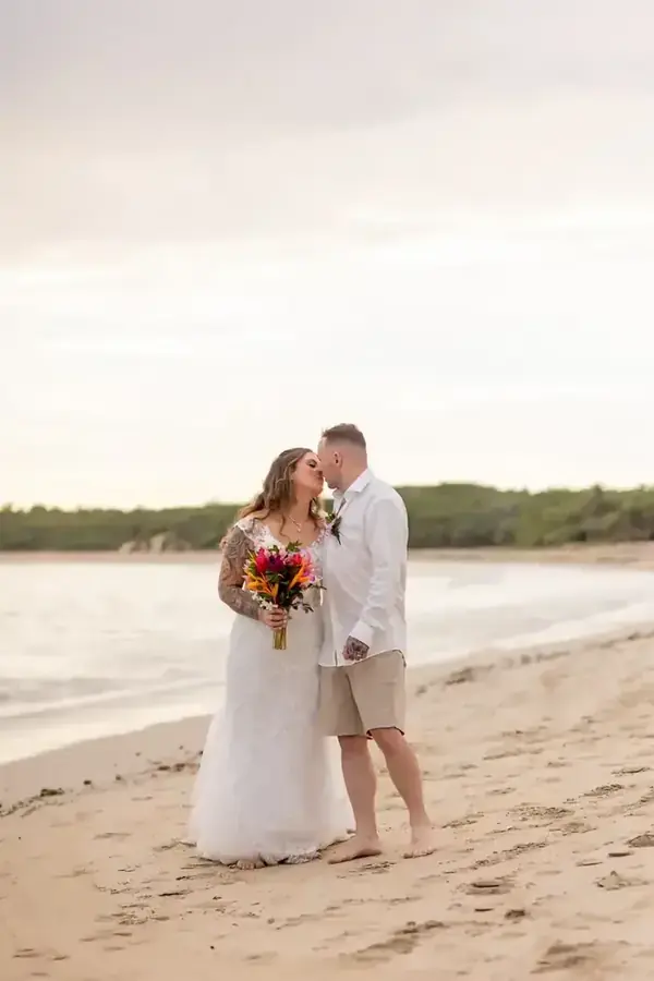 Newlywed moment at a Fiji destination wedding — 002