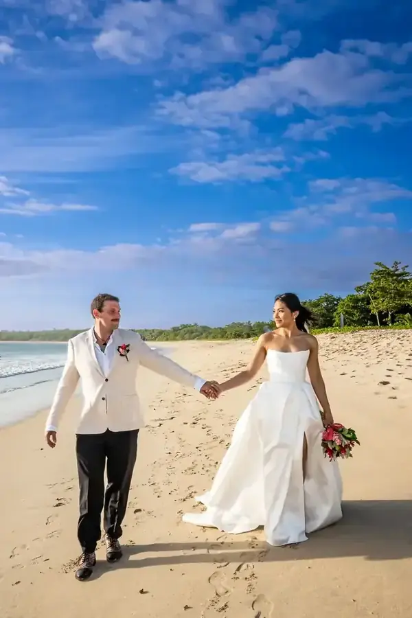 Romantic Fiji wedding couple portrait — 006