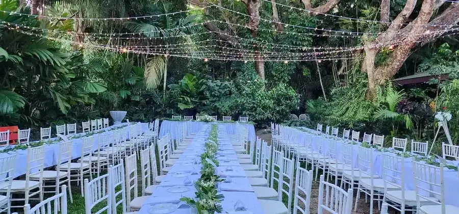 Tropical wedding aisle styled by Paradise Bride — 012