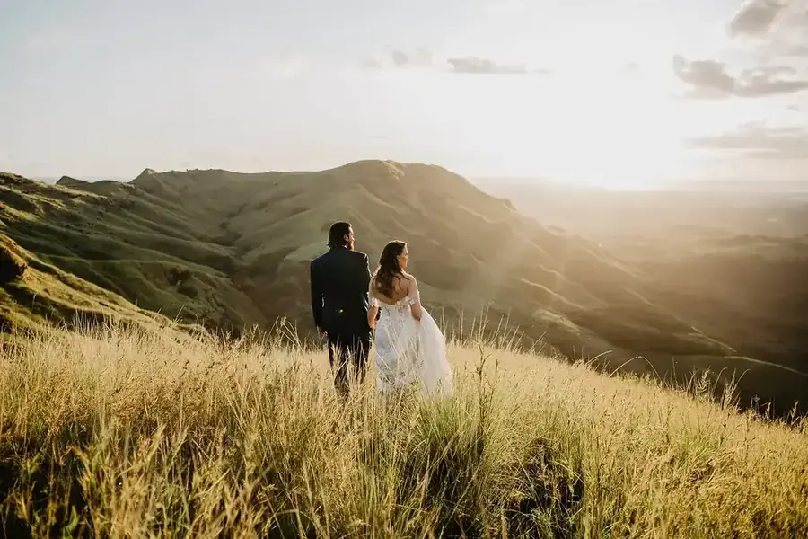 Romantic Fiji wedding couple portrait — 016