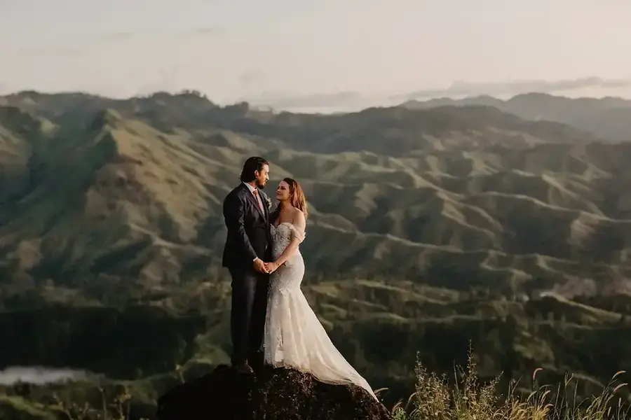 Newlywed moment at a Fiji destination wedding — 017