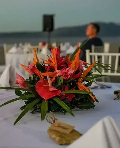Wedding flowers and decorative details in Fiji — 099