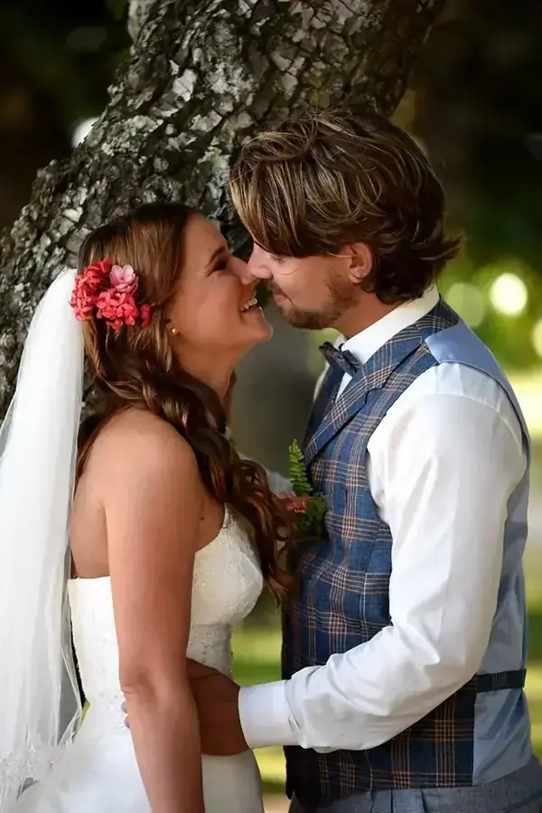 Romantic Fiji wedding couple portrait — 046