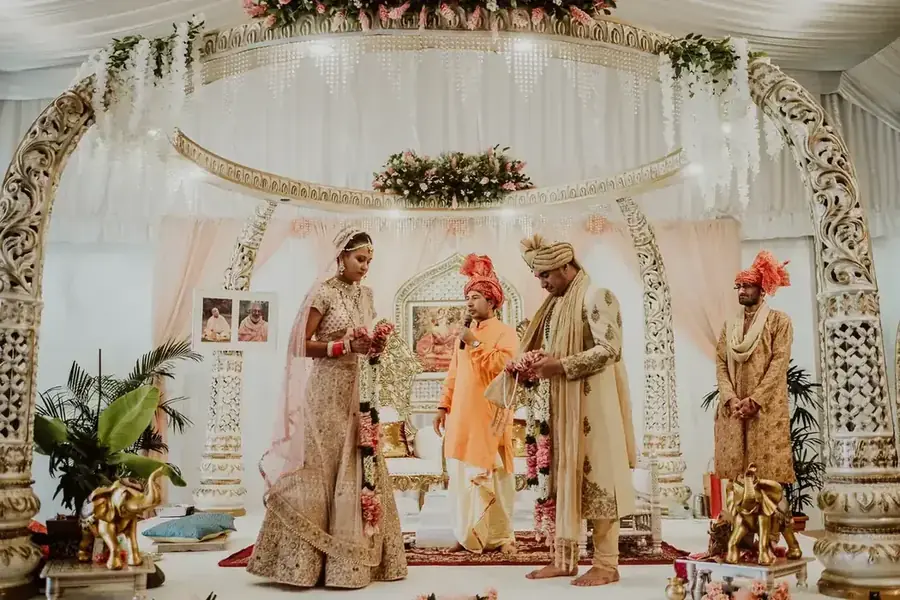 Multicultural wedding moment in Fiji — 050