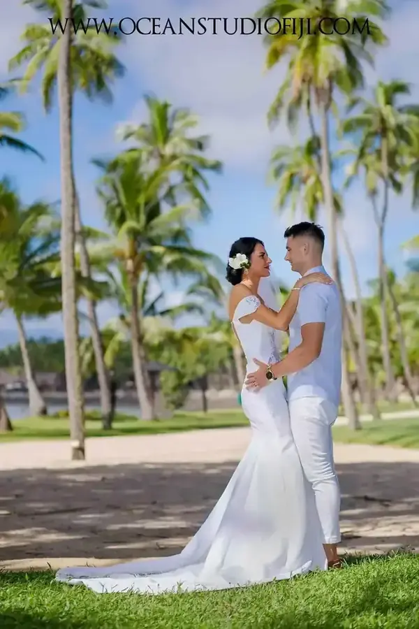 Romantic Fiji wedding couple portrait — 081