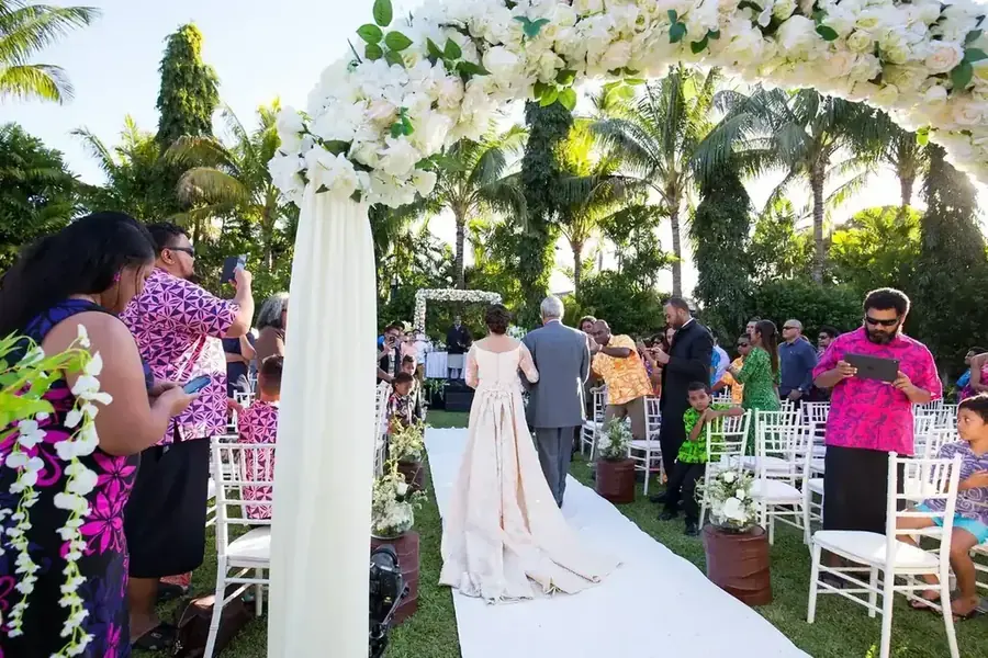 Tropical wedding aisle styled by Paradise Bride — 042