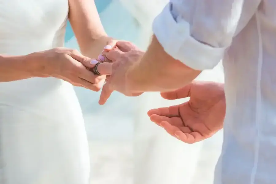 Bride and groom portrait in an island setting — 114