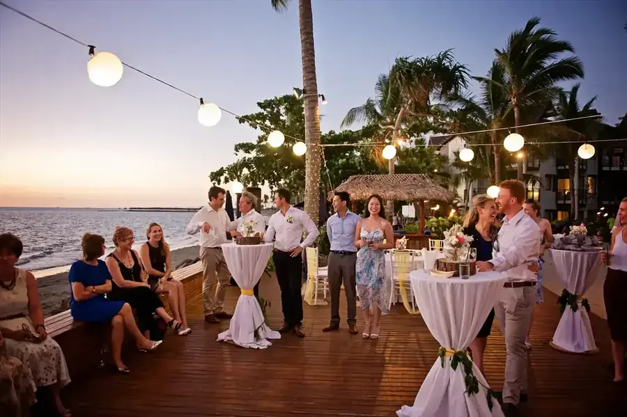 Beachfront wedding ceremony in Fiji — 051